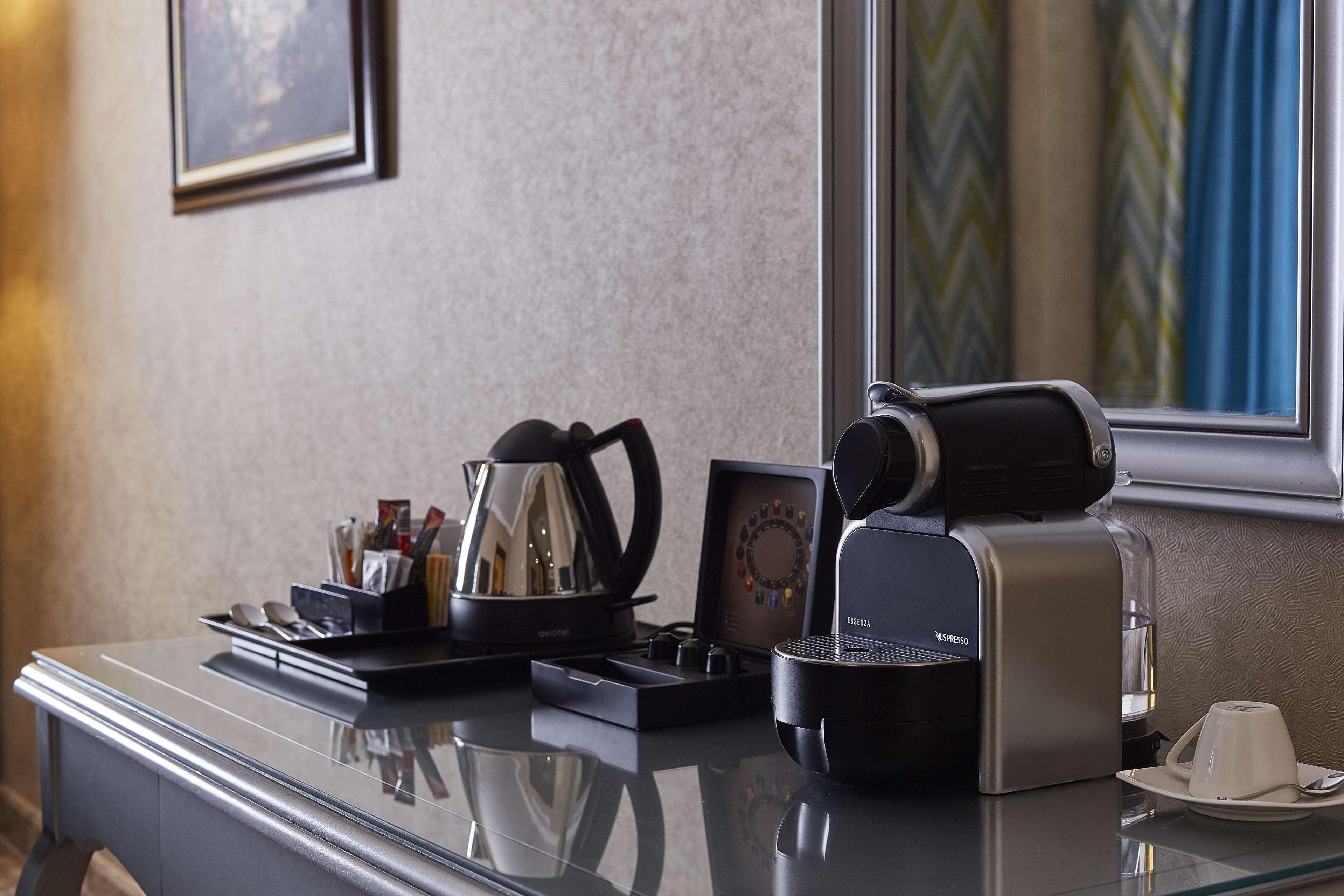 Hilton Alexandria Corniche Hotel Exteriér fotografie A Nespresso machine in a hotel room