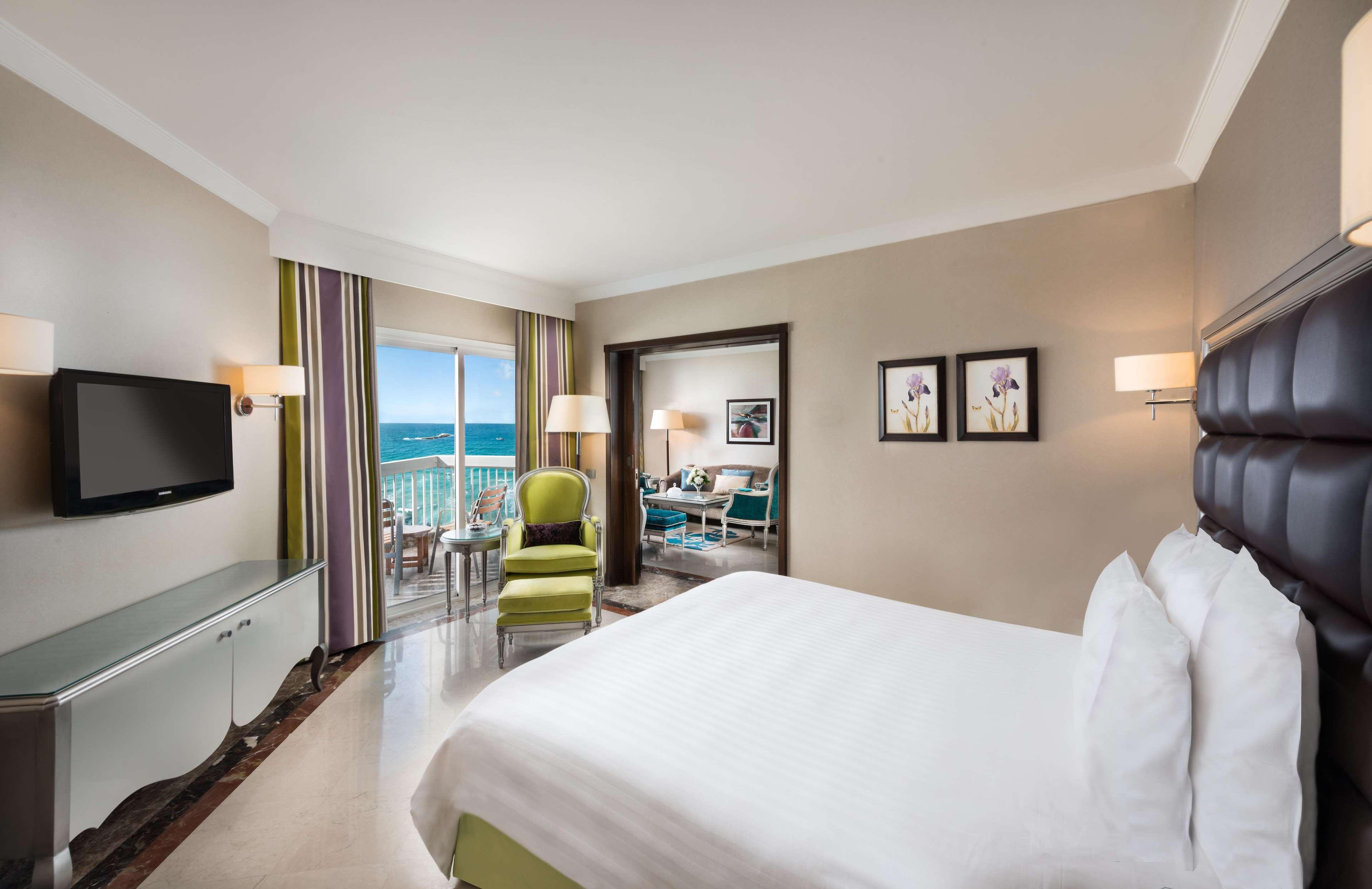 Hilton Alexandria Corniche Hotel Exteriér fotografie Deluxe Room