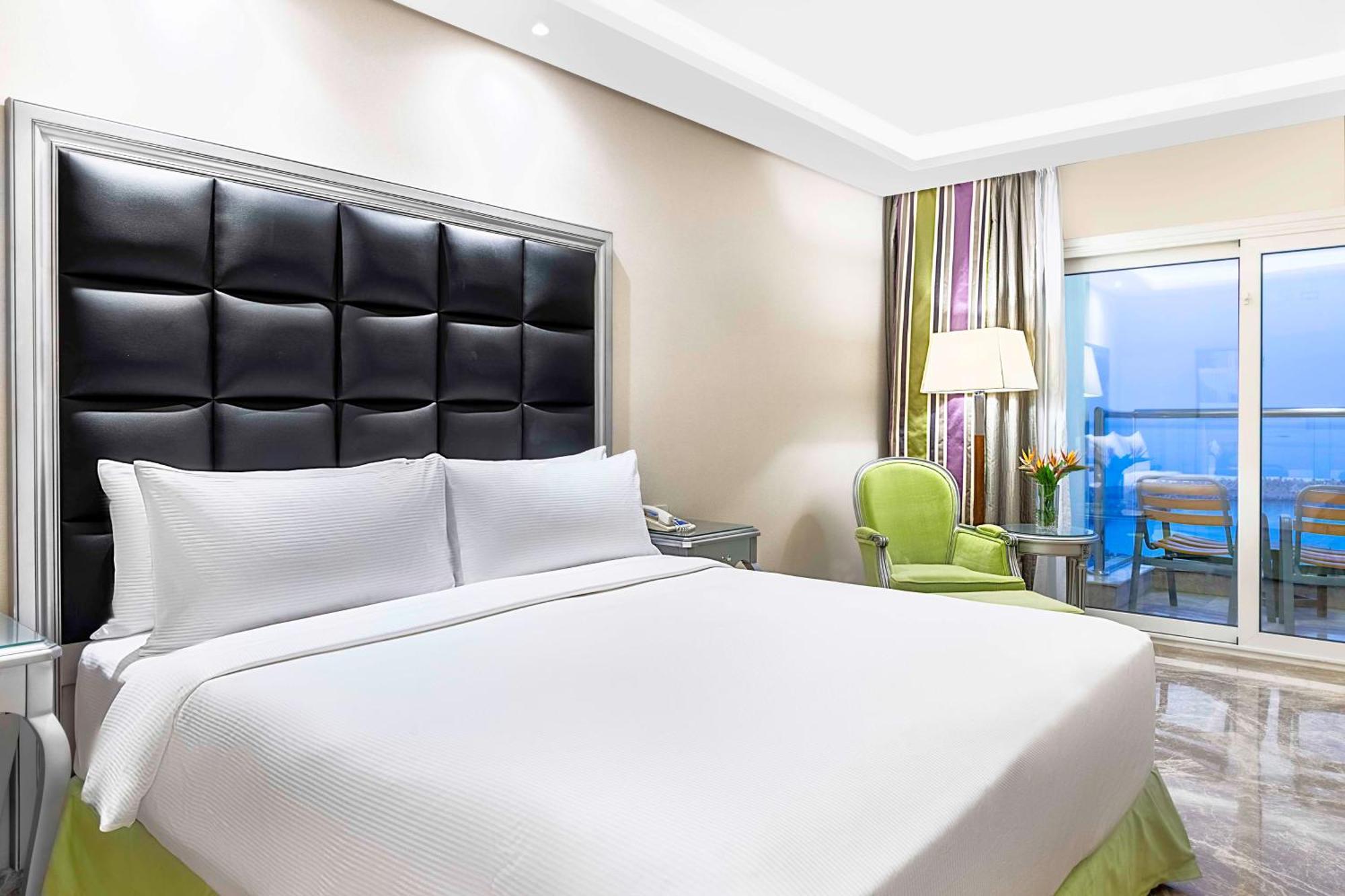 Hilton Alexandria Corniche Hotel Exteriér fotografie Deluxe room