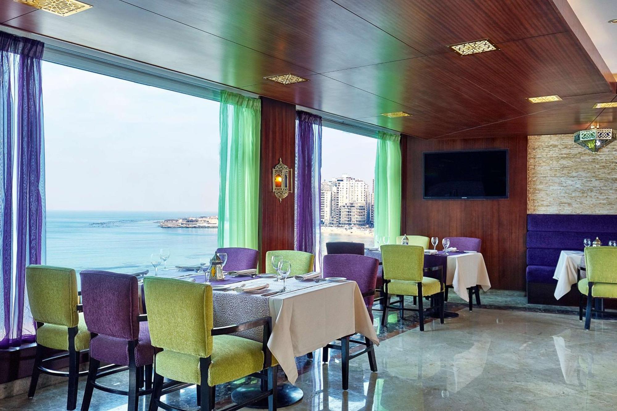 Hilton Alexandria Corniche Hotel Exteriér fotografie Restaurant